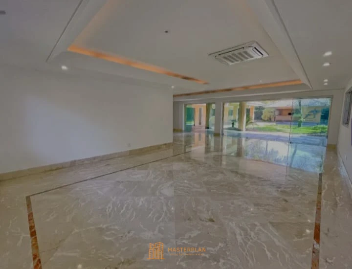 Imagem de Casa Alto Padrão à Venda – Próxima ao Vogue Square | Condomínio Fechado