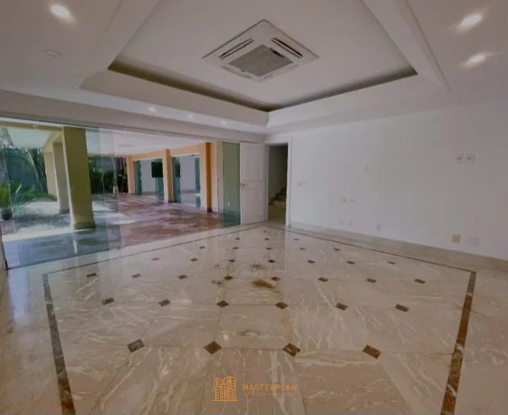 Imagem de Casa Alto Padrão à Venda – Próxima ao Vogue Square | Condomínio Fechado