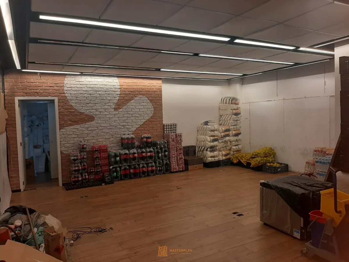 Imagem de Loja Comercial na Galeria 346 – Frente para Rua | Pronta para Uso