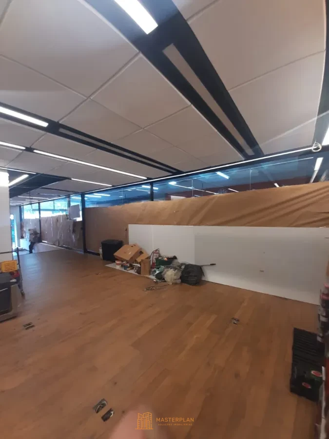 Imagem de Loja Comercial na Galeria 346 – Frente para Rua | Pronta para Uso