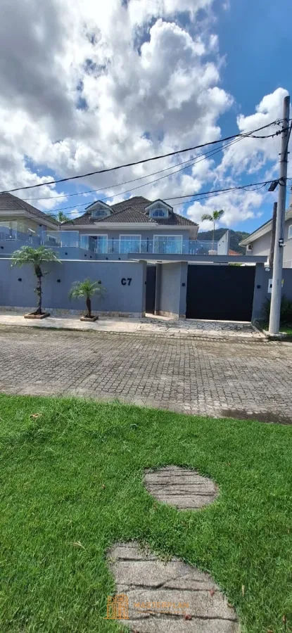 Imagem de Casa Ampla e Reformada com 5 Suítes | Condomínio Jardim Itaúna – Vargem Grande