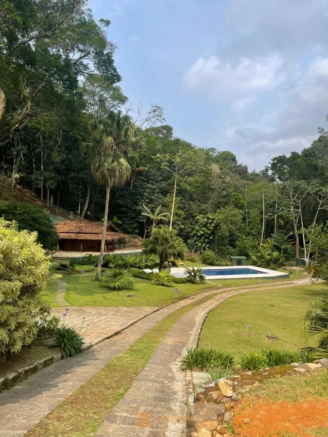 Imagem de Casa Alto Padrão com Vista Deslumbrante - Petrópolis-Rj