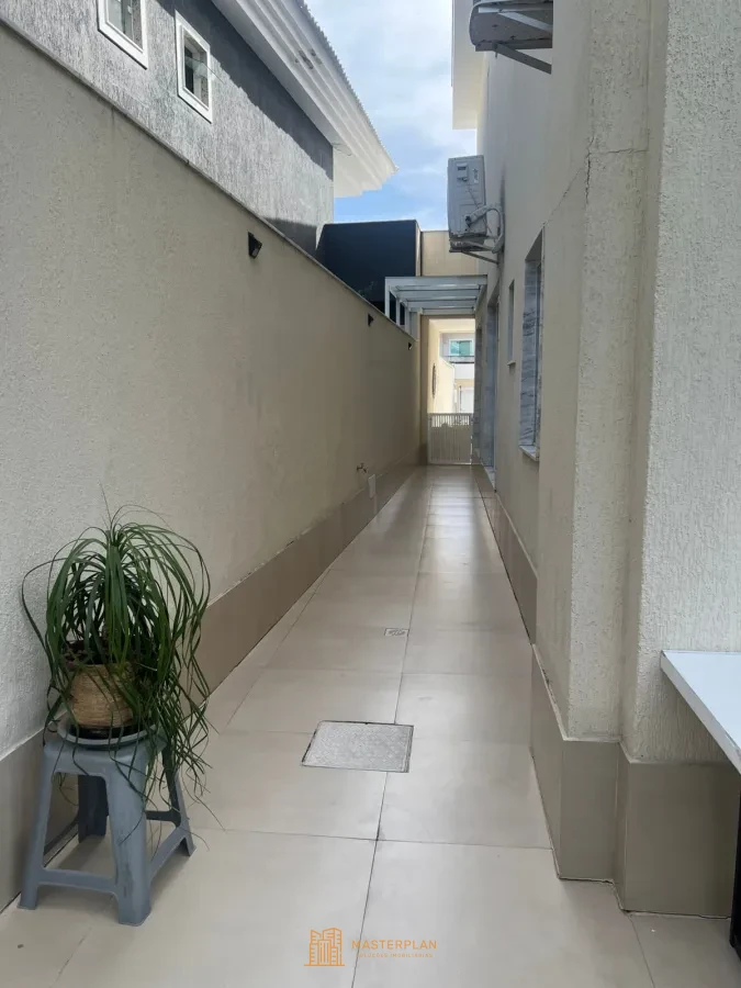 Imagem de Residência de alto padrão no Condomínio Riviera Del Sol – Recreio dos Bandeirantes