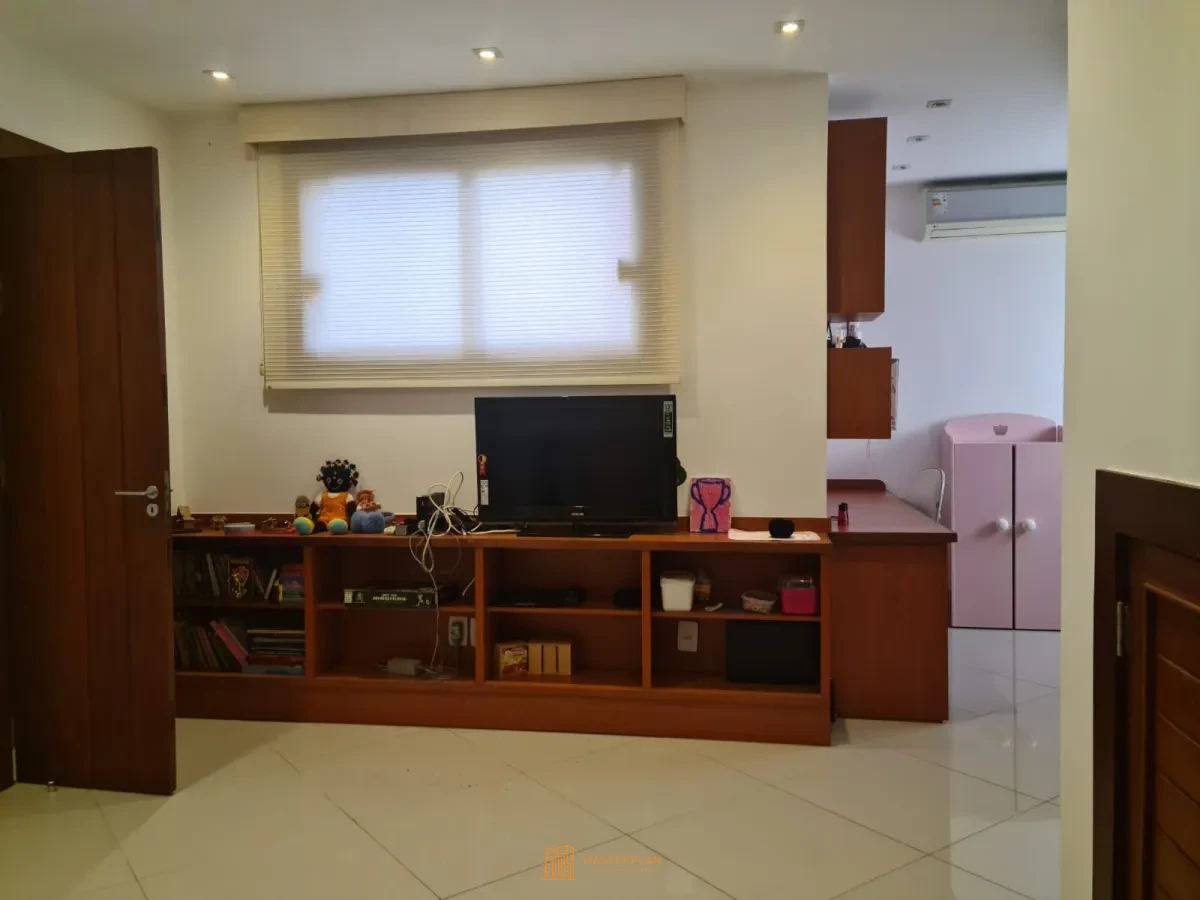 Imagem de Casa de Alto Padrão em Barra da Tijuca - RJ (Portinho do Massarú)
