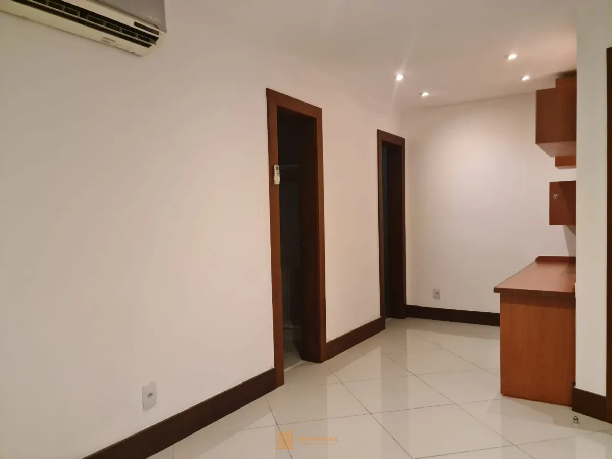 Imagem de Casa de Alto Padrão em Barra da Tijuca - RJ (Portinho do Massarú)