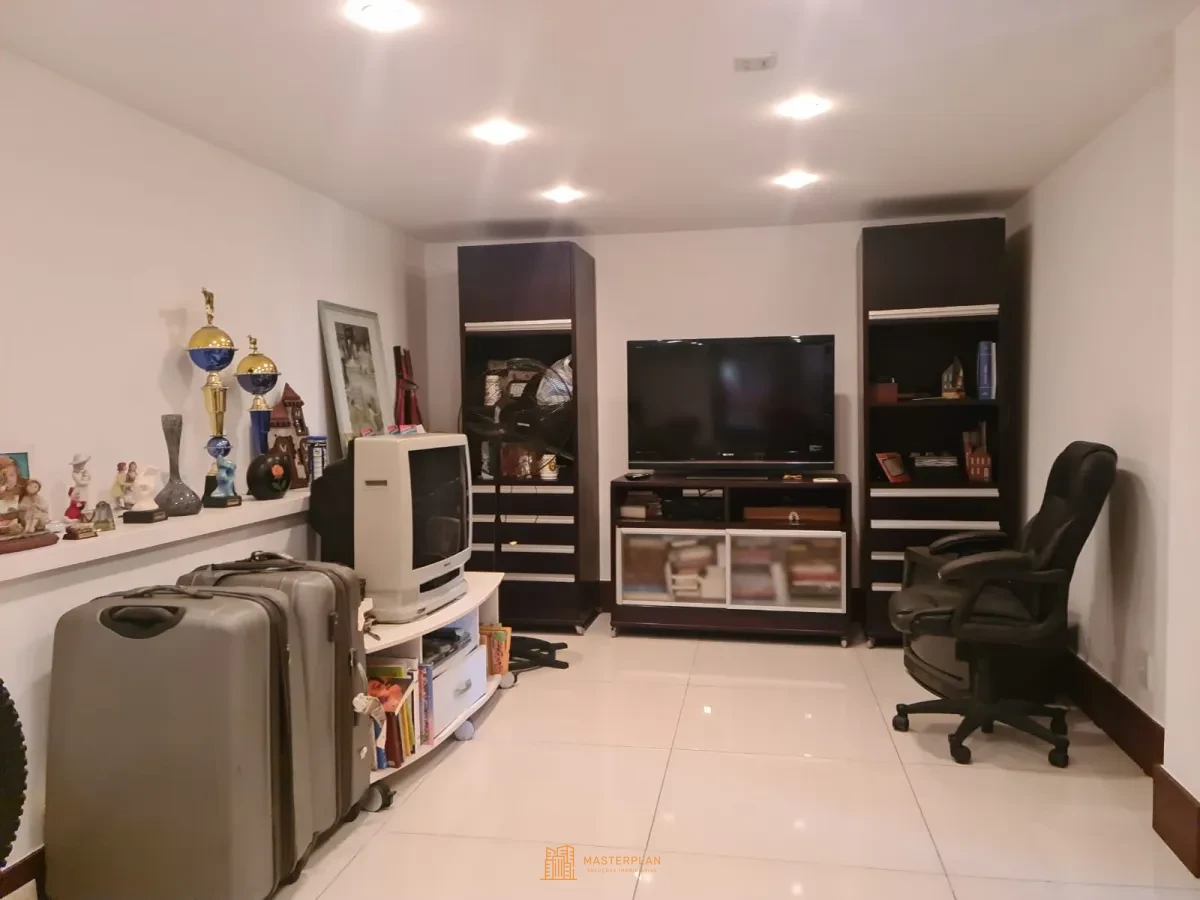 Imagem de Casa de Alto Padrão em Barra da Tijuca - RJ (Portinho do Massarú)