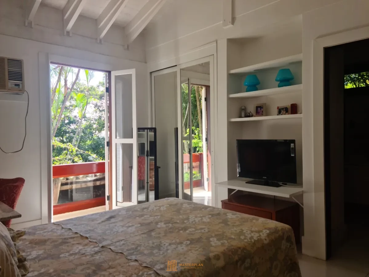 Imagem de Casa de Alto Padrão em Barra da Tijuca - RJ (Portinho do Massarú)