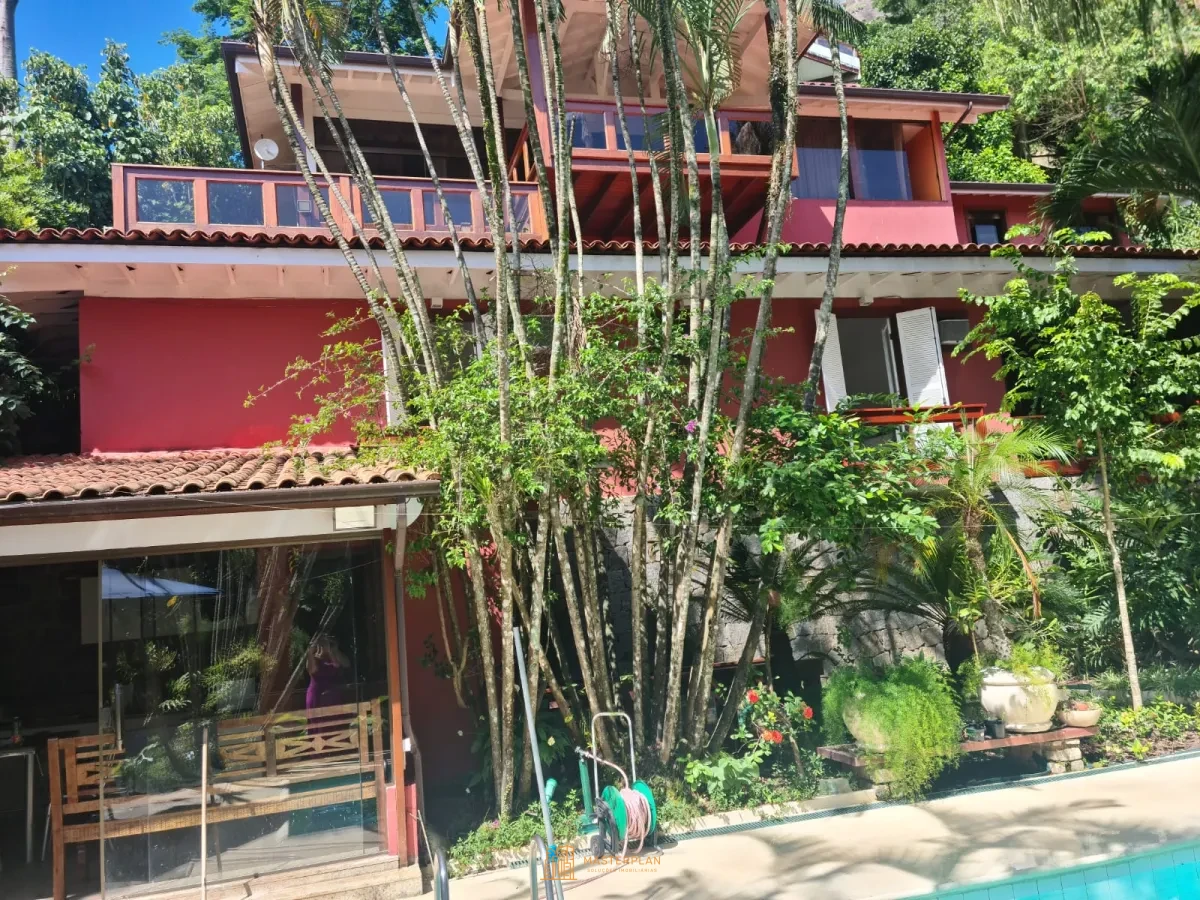 Imagem de Casa de Alto Padrão em Barra da Tijuca - RJ (Portinho do Massarú)