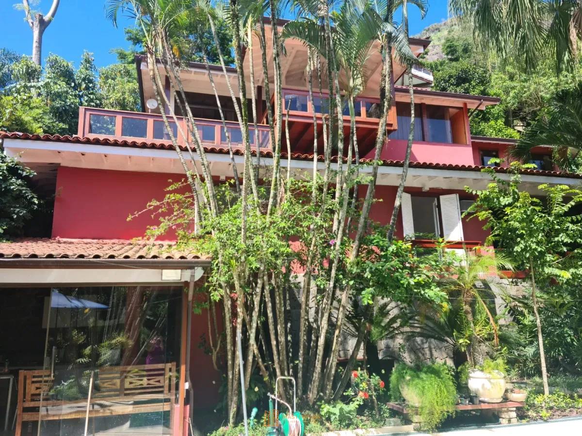 Imagem de Casa de Alto Padrão em Barra da Tijuca - RJ (Portinho do Massarú)