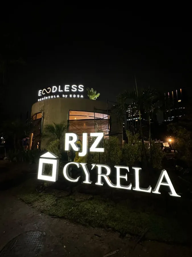 Imagem externa de Endless Península