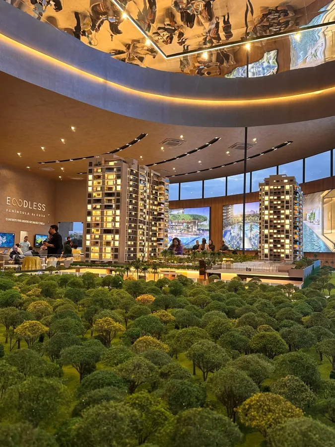 Imagem externa de Endless Península