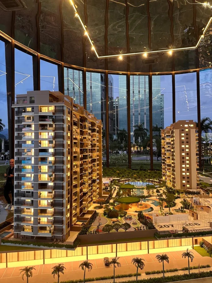 Imagem externa de Endless Península