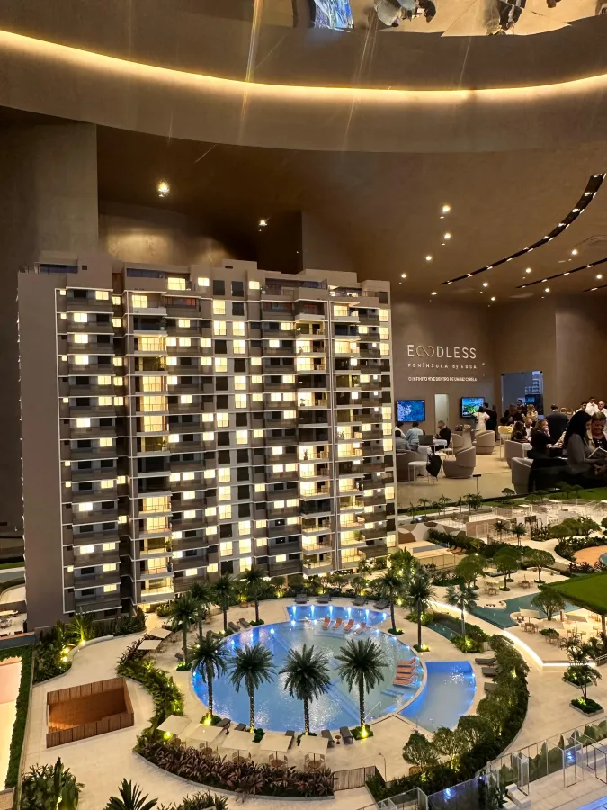 Imagem externa de Endless Península