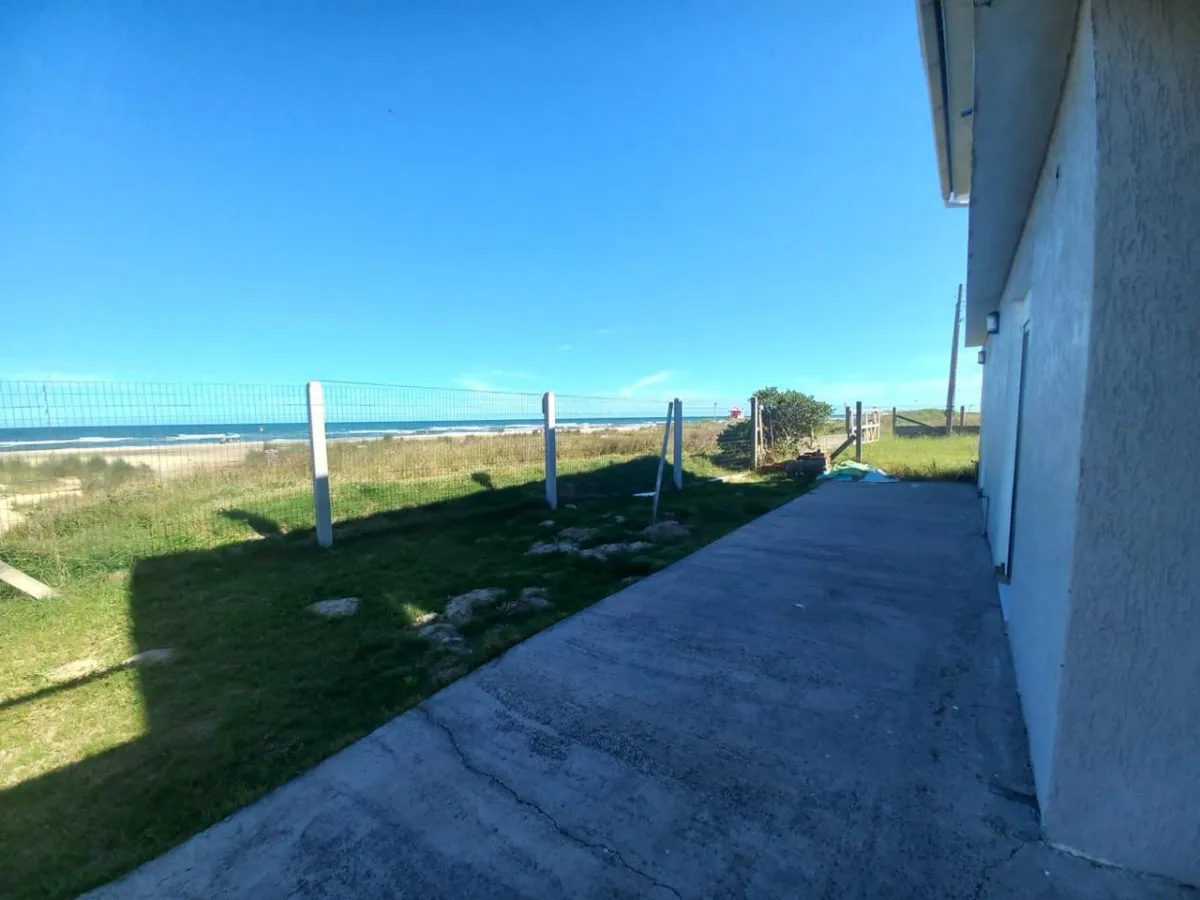Imagem de Sobrado na beira mar