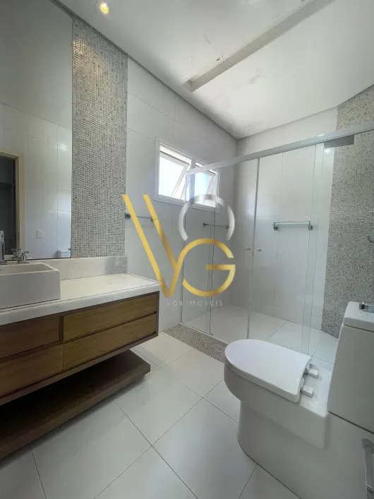 Imagem de Casa de Condomínio com 3 Quartos e 7 banheiros para Alugar, 980 m² por R$ 16.000/Mês