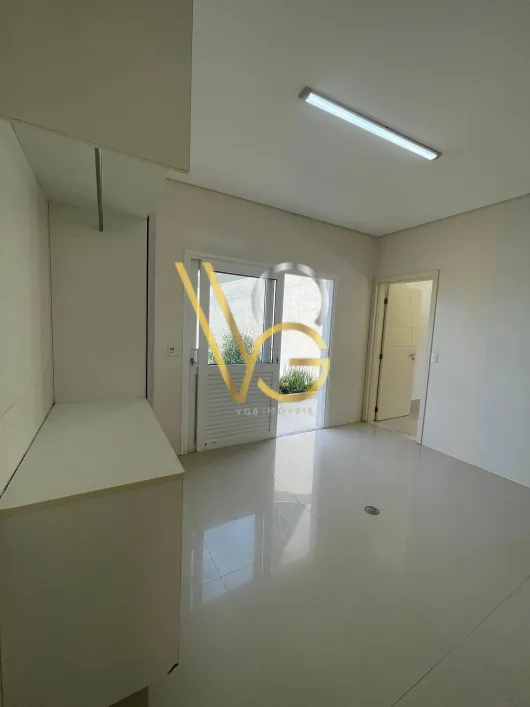 Imagem de Casa de Condomínio com 3 Quartos e 7 banheiros para Alugar, 980 m² por R$ 16.000/Mês