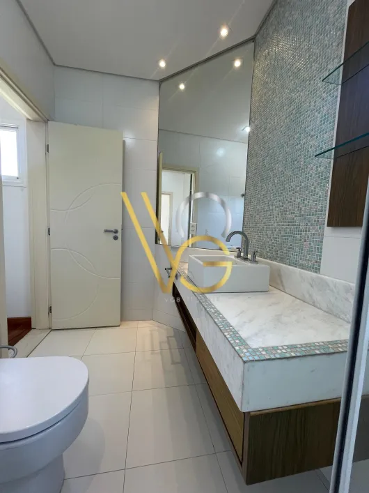 Imagem de Casa de Condomínio com 3 Quartos e 7 banheiros para Alugar, 980 m² por R$ 16.000/Mês