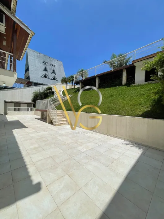 Imagem de Casa de Condomínio com 3 Quartos e 7 banheiros para Alugar, 980 m² por R$ 16.000/Mês