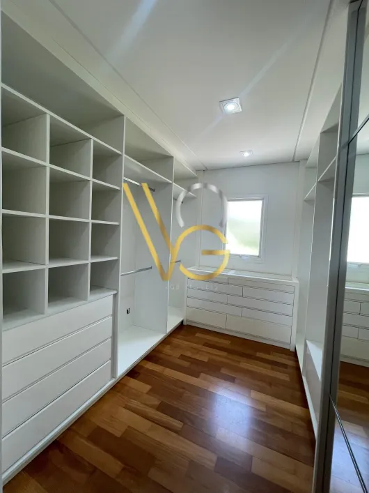 Imagem de Casa de Condomínio com 3 Quartos e 7 banheiros para Alugar, 980 m² por R$ 16.000/Mês