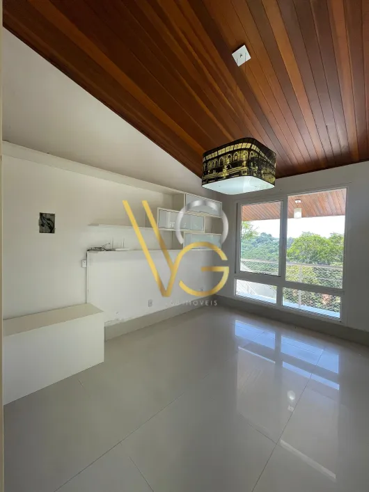 Imagem de Casa de Condomínio com 3 Quartos e 7 banheiros para Alugar, 980 m² por R$ 16.000/Mês