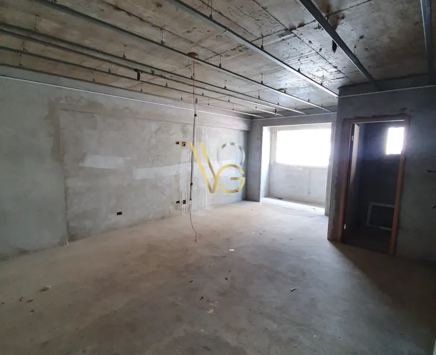 Imagem de Laje comercial para aluguel ou venda possui 258m² com 8 salas