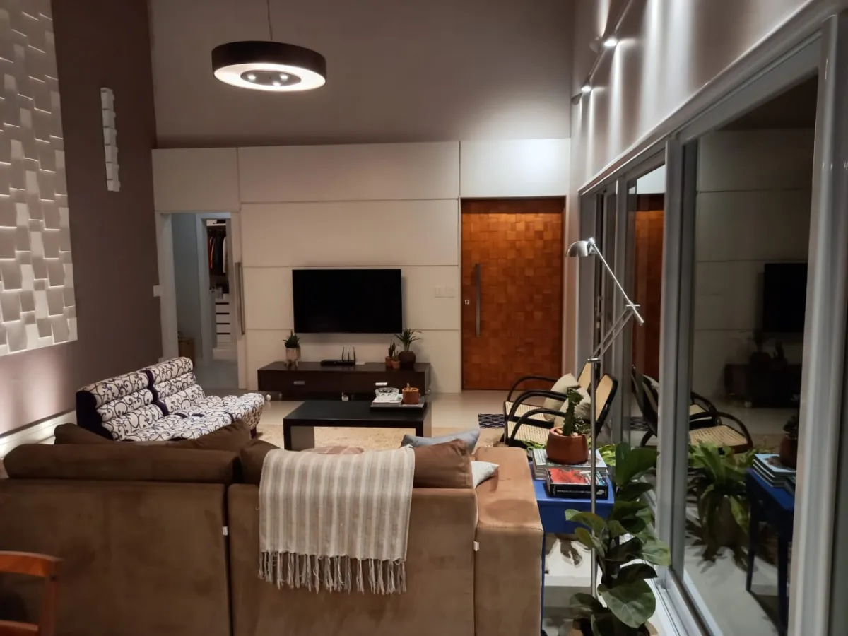 Imagem de Casa Mobiliada em Condomínio Fechado em Atibaia – 213m², 3 Suítes, Varanda e Churrasqueira!