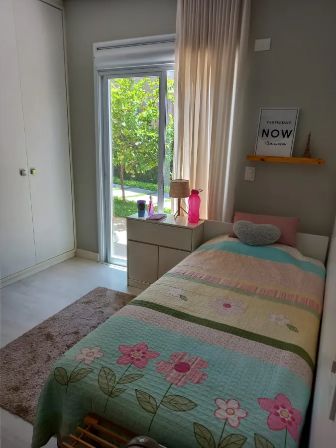 Imagem de Casa Mobiliada em Condomínio Fechado em Atibaia – 213m², 3 Suítes, Varanda e Churrasqueira!