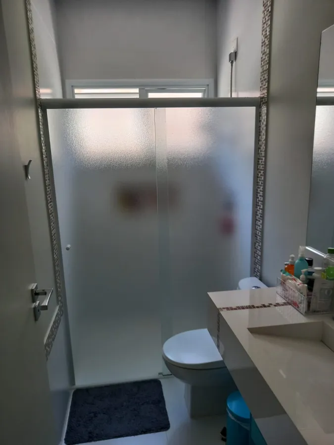 Imagem de Casa Mobiliada em Condomínio Fechado em Atibaia – 213m², 3 Suítes, Varanda e Churrasqueira!