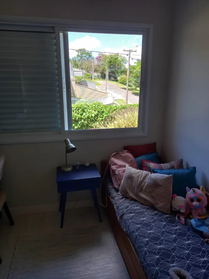 Imagem de Casa Mobiliada em Condomínio Fechado em Atibaia – 213m², 3 Suítes, Varanda e Churrasqueira!
