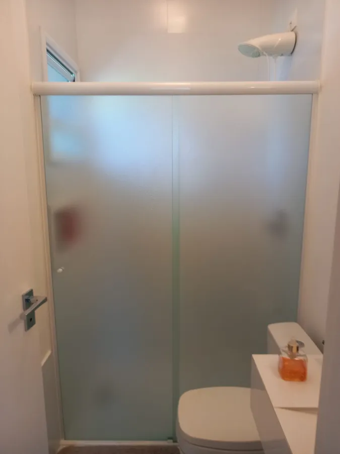 Imagem de Casa Mobiliada em Condomínio Fechado em Atibaia – 213m², 3 Suítes, Varanda e Churrasqueira!