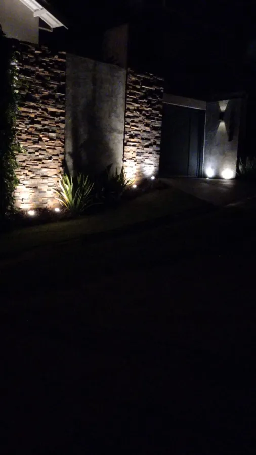 Imagem de Casa Mobiliada em Condomínio Fechado em Atibaia – 213m², 3 Suítes, Varanda e Churrasqueira!