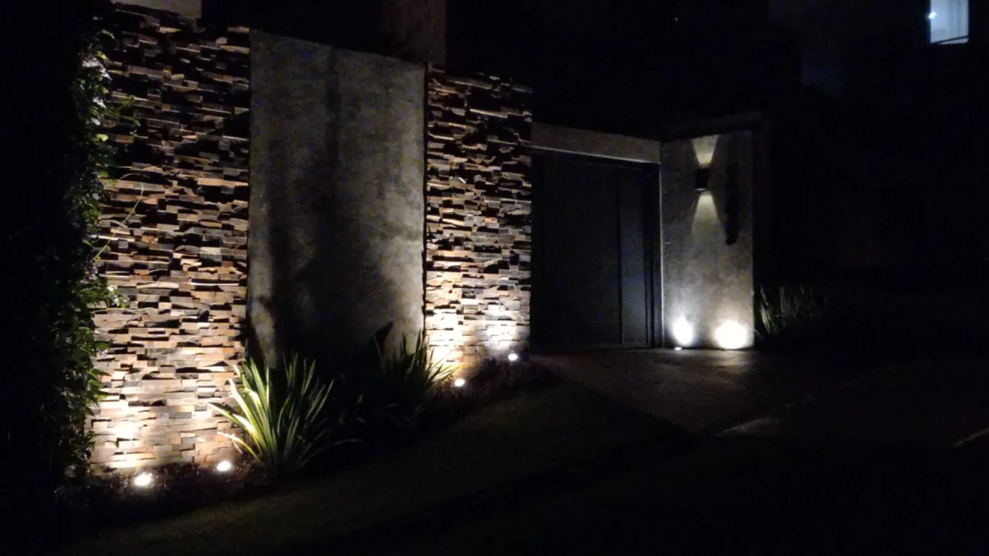 Imagem de Casa Mobiliada em Condomínio Fechado em Atibaia – 213m², 3 Suítes, Varanda e Churrasqueira!