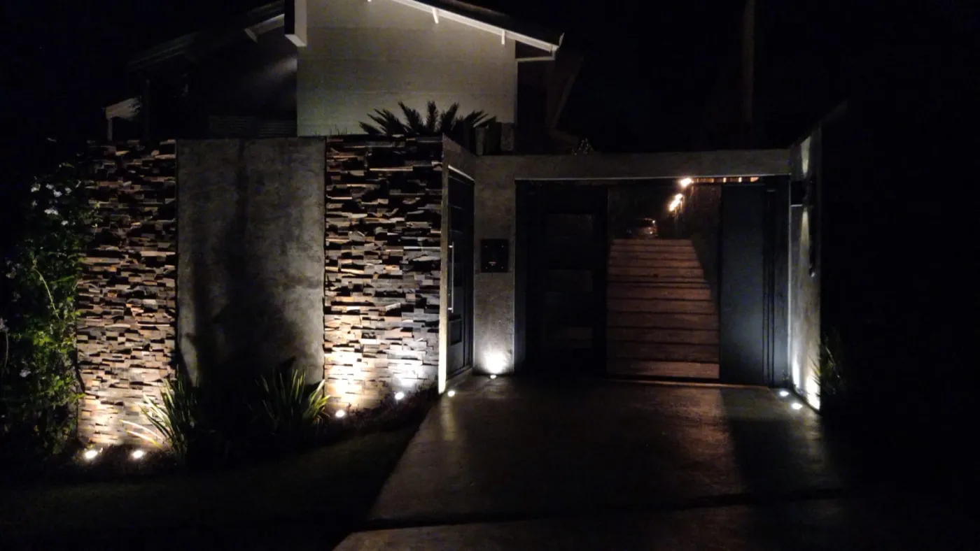 Imagem de Casa Mobiliada em Condomínio Fechado em Atibaia – 213m², 3 Suítes, Varanda e Churrasqueira!