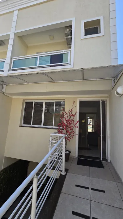 Imagem de Casa com 3 Quartos e 5 banheiros à Venda em Cidade Mae Do Ceu