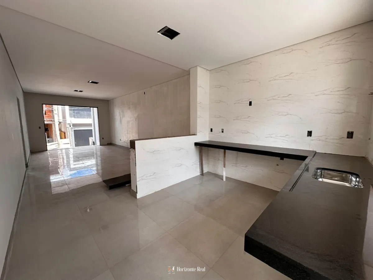 Imagem de CASA NOVA A VENDA PORTAL DA SERRA!