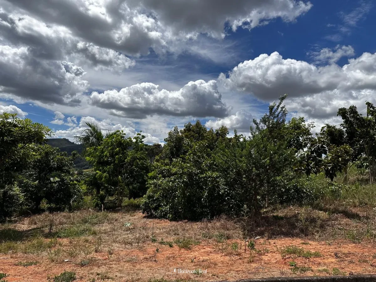 Imagem de TERRENO AMPLO EM BAIRRO NOBRE A VENDA!