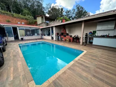 Imagem de CASA E AREA DE LAZER