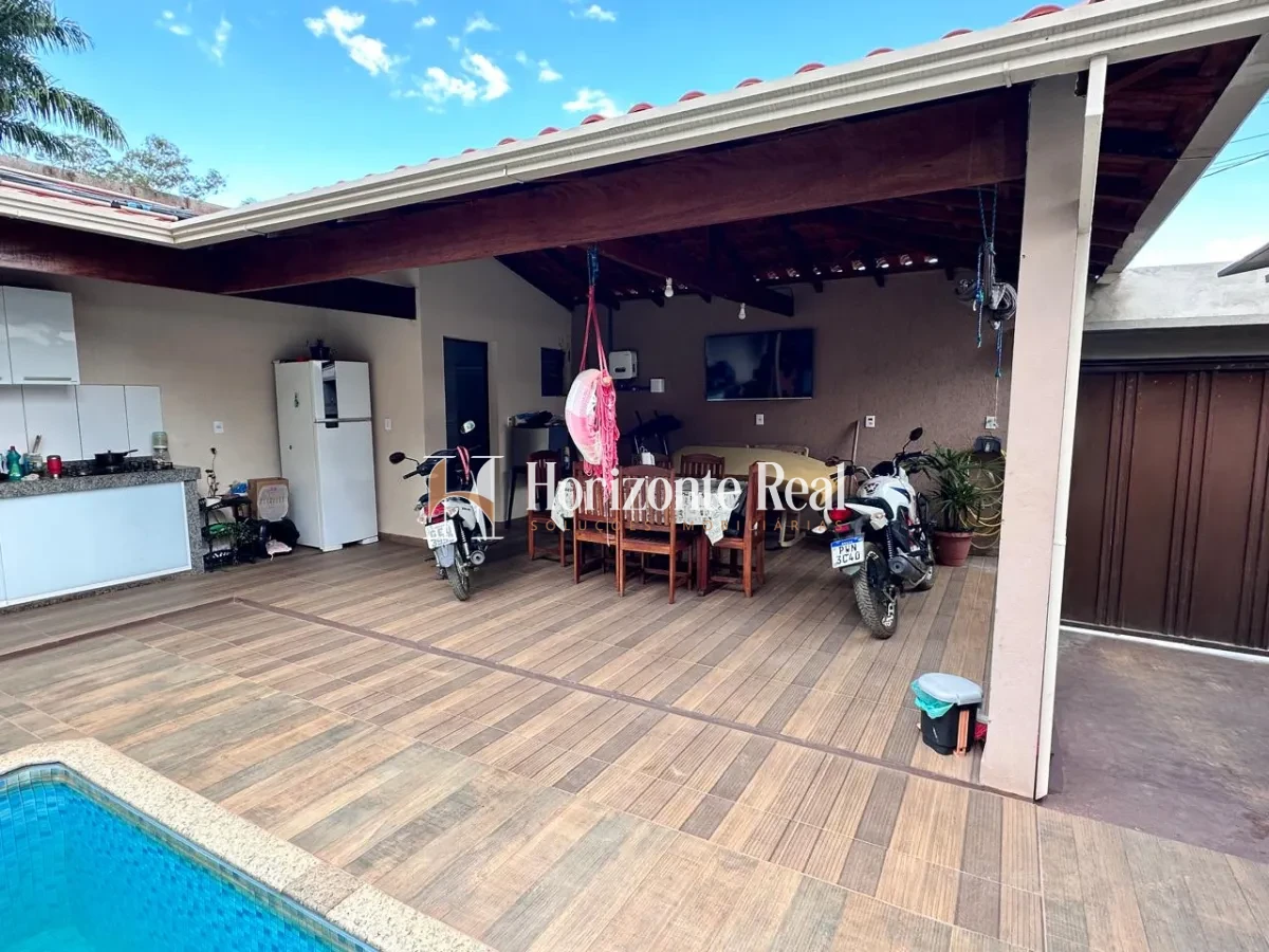 Imagem de CASA E AREA DE LAZER