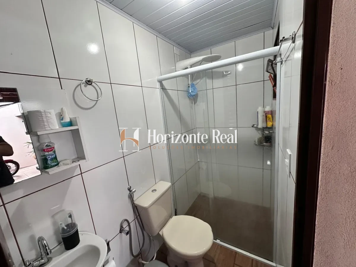 Imagem de CASA E AREA DE LAZER