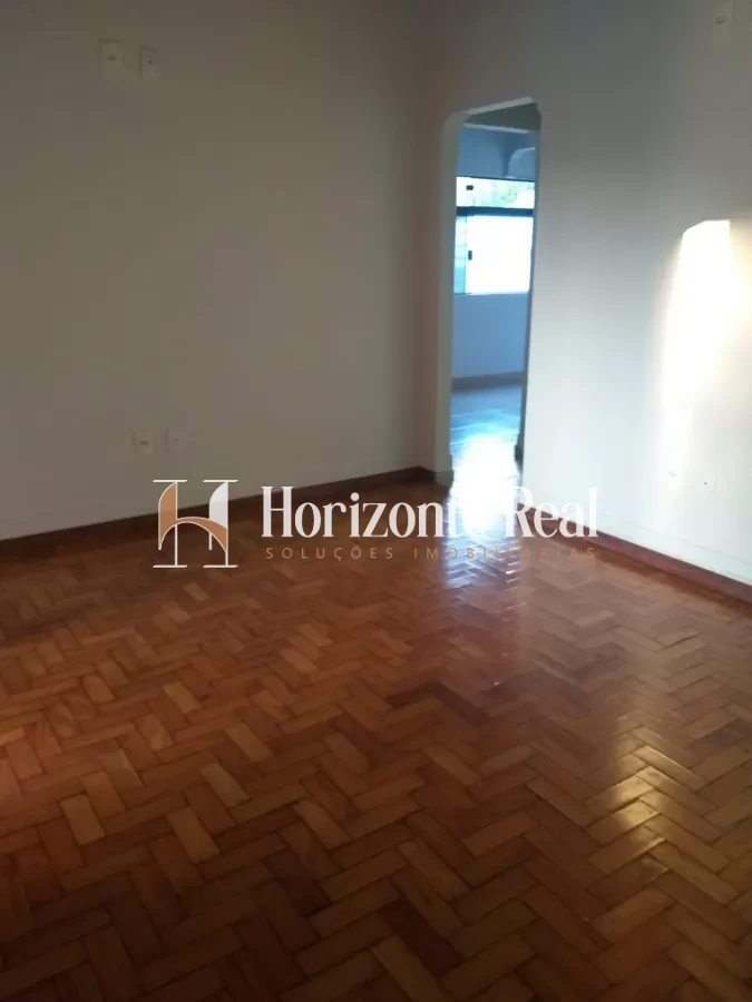 Imagem de CASA NO CENTRO!