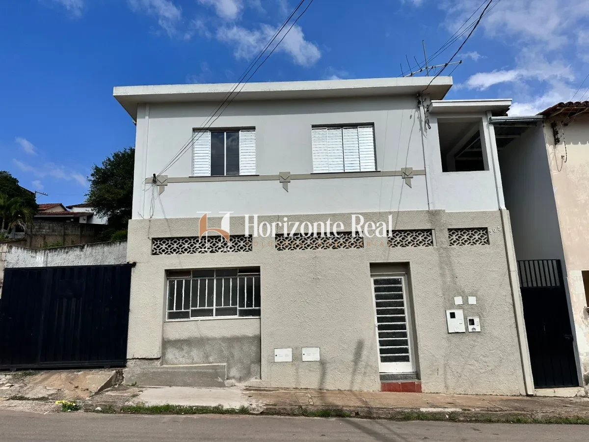 Imagem de CASA NO CENTRO!