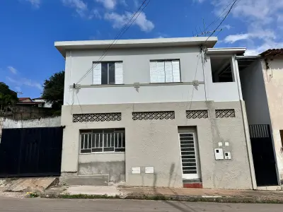 Imagem de CASA NO CENTRO!