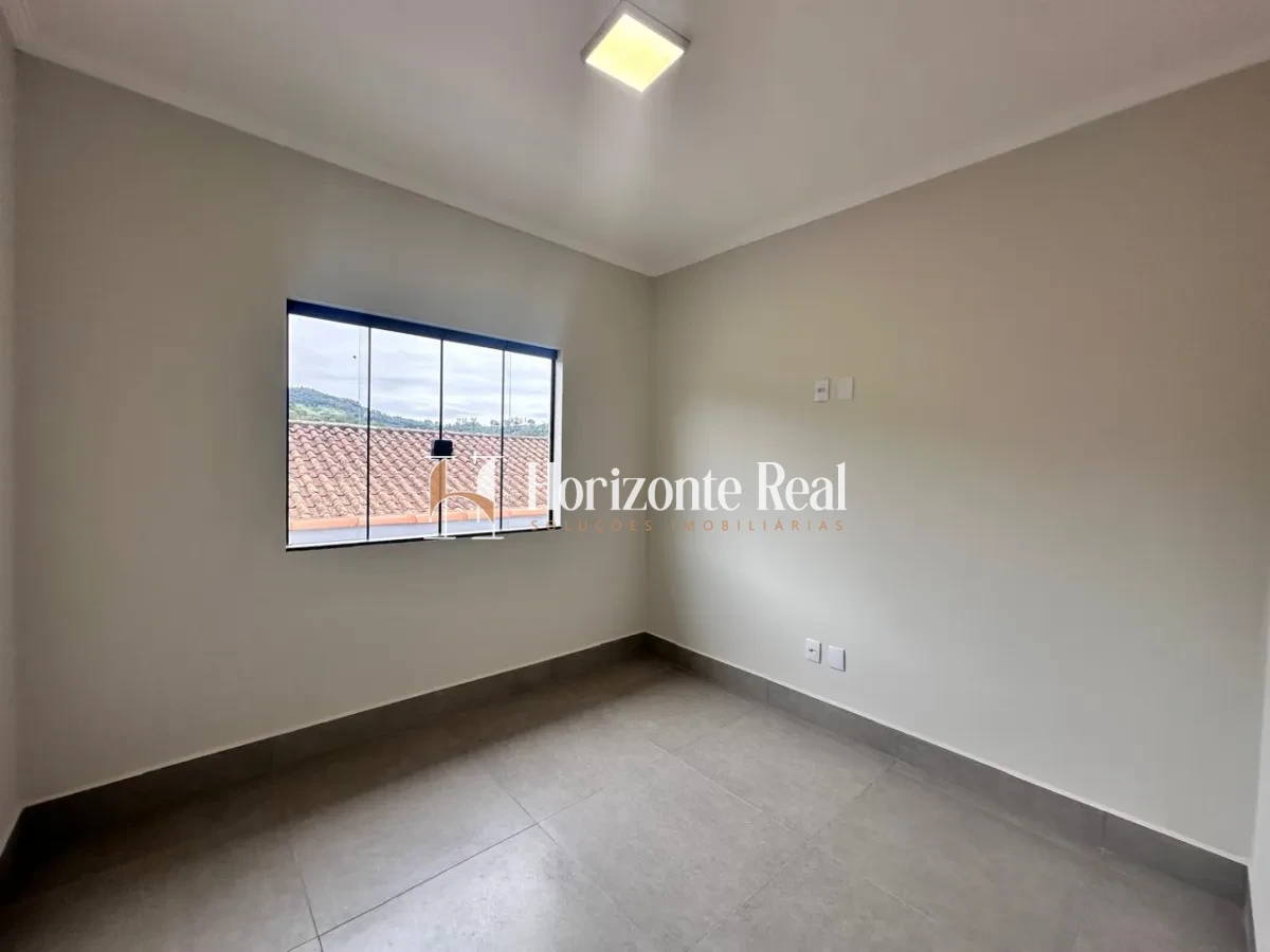 Imagem de VENDE-SE CASA ACONCHEGANTE COM 2 QUARTOS + 1 SUITE - EXCELENTE OPORTUNIDADE !!