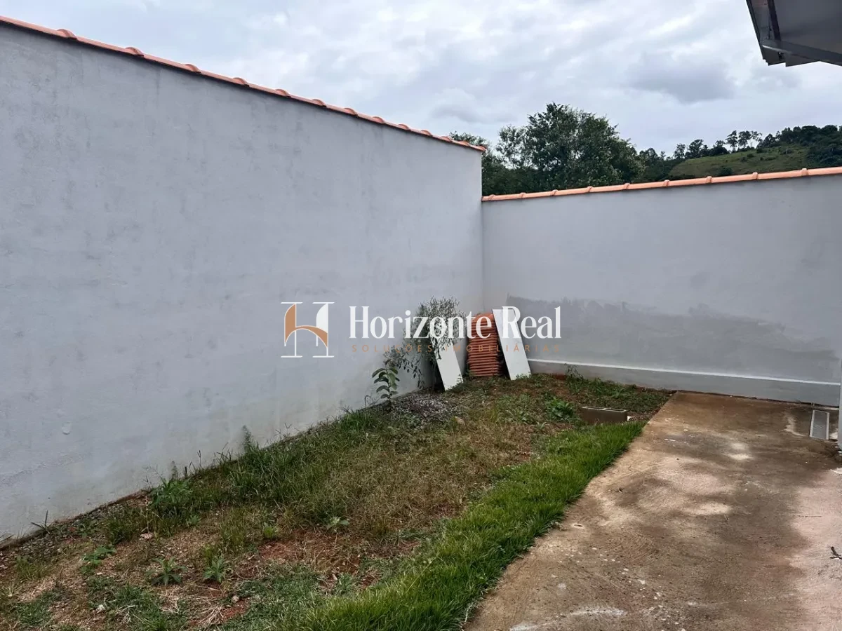 Imagem de VENDE-SE CASA ACONCHEGANTE COM 2 QUARTOS + 1 SUITE - EXCELENTE OPORTUNIDADE !!