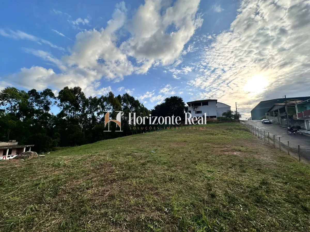 Imagem de VENDE-SE TERRENO DE 2700 M² - EXCELENTE OPORTUNIDADE