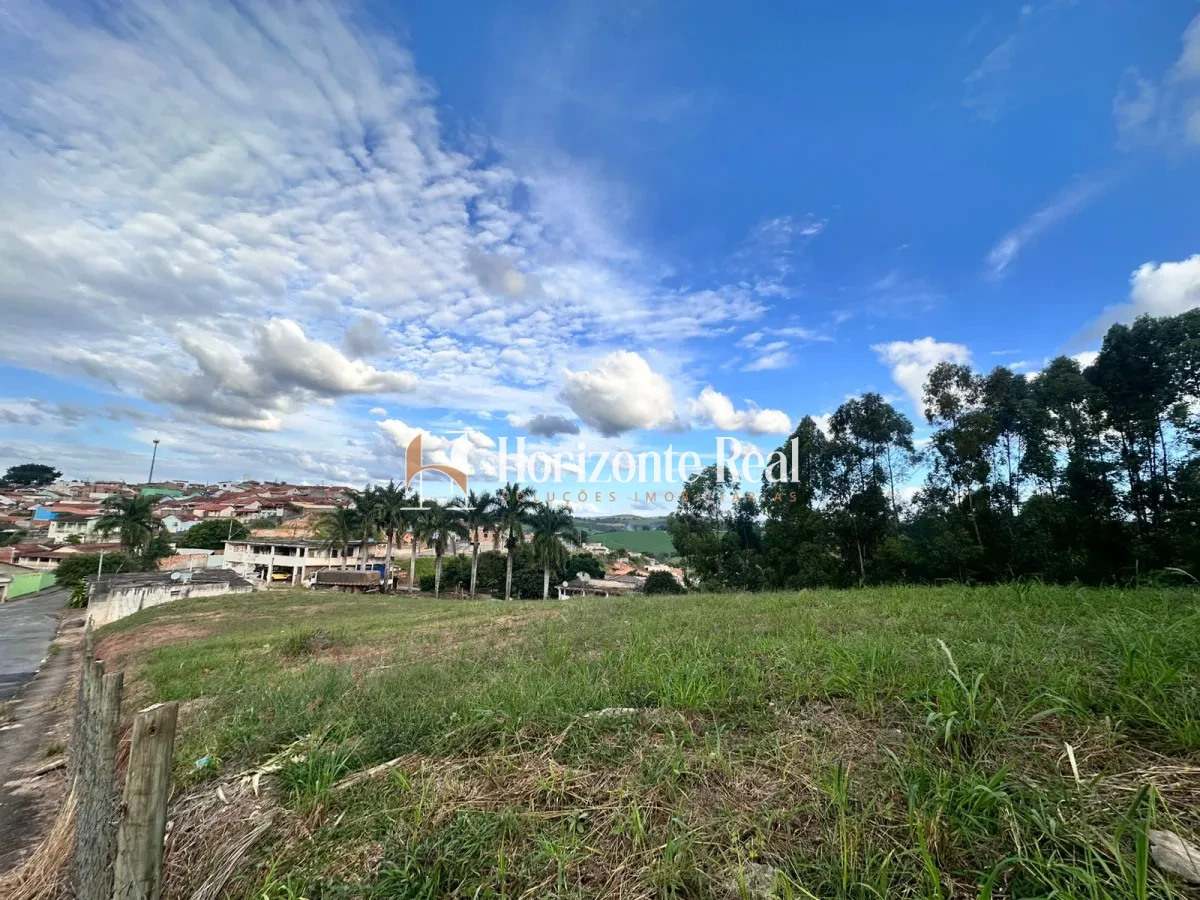 Imagem de VENDE-SE TERRENO DE 2700 M² - EXCELENTE OPORTUNIDADE