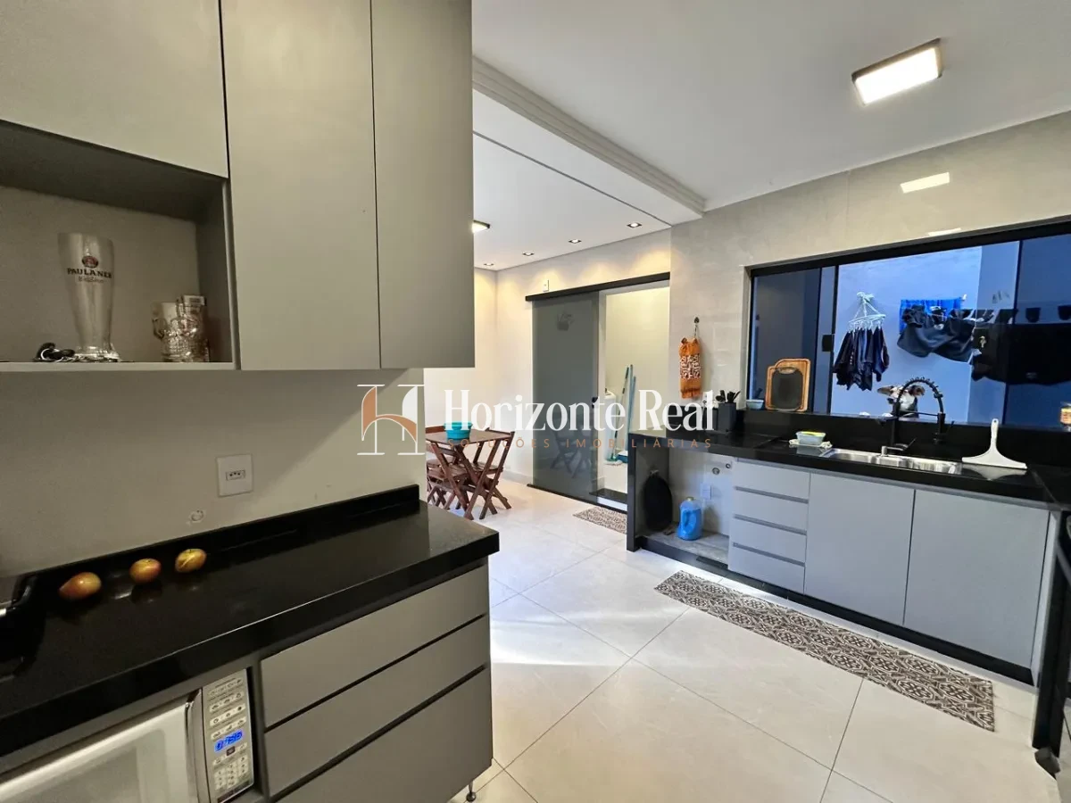 Imagem de CASA A VENDA - CONFORTO,ESPAÇO E LAZER EM UM SO LUGAR !