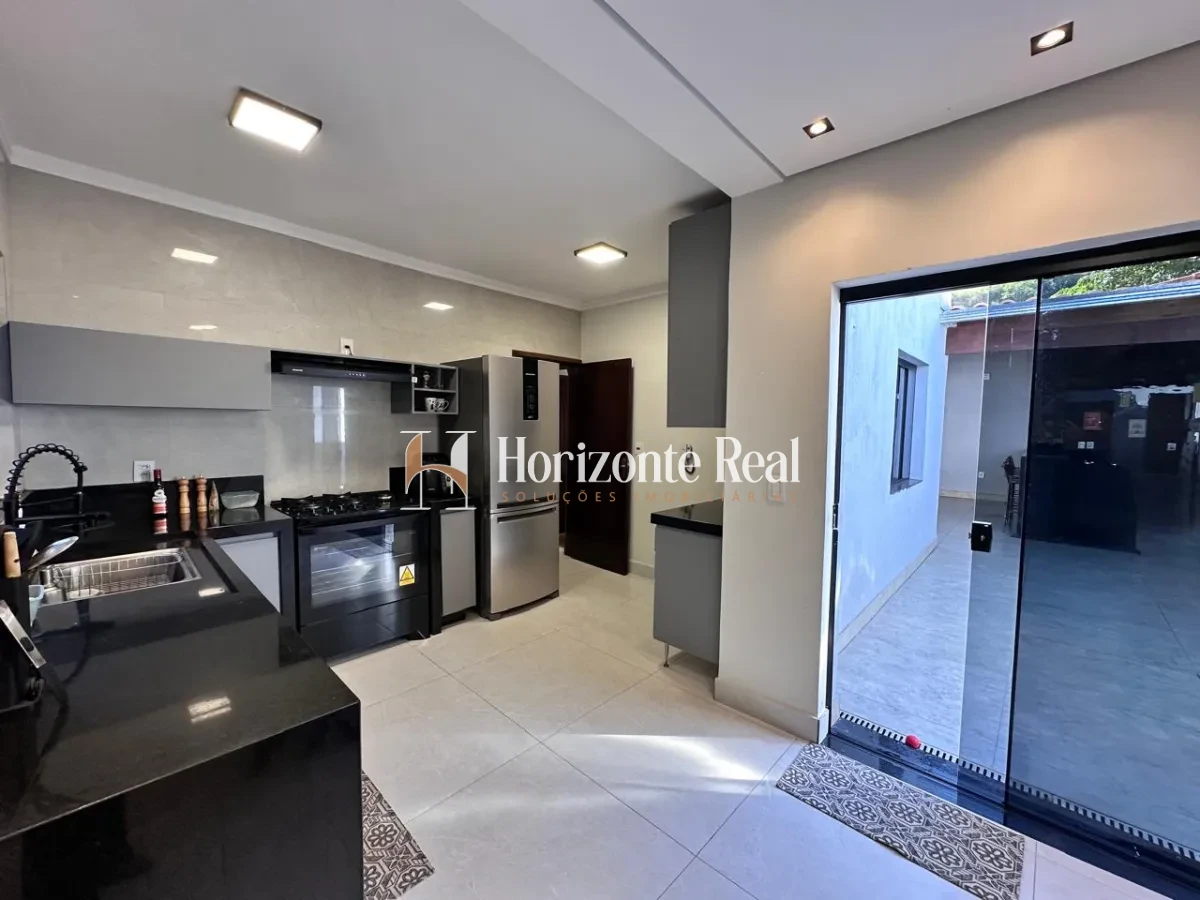 Imagem de CASA A VENDA - CONFORTO,ESPAÇO E LAZER EM UM SO LUGAR !