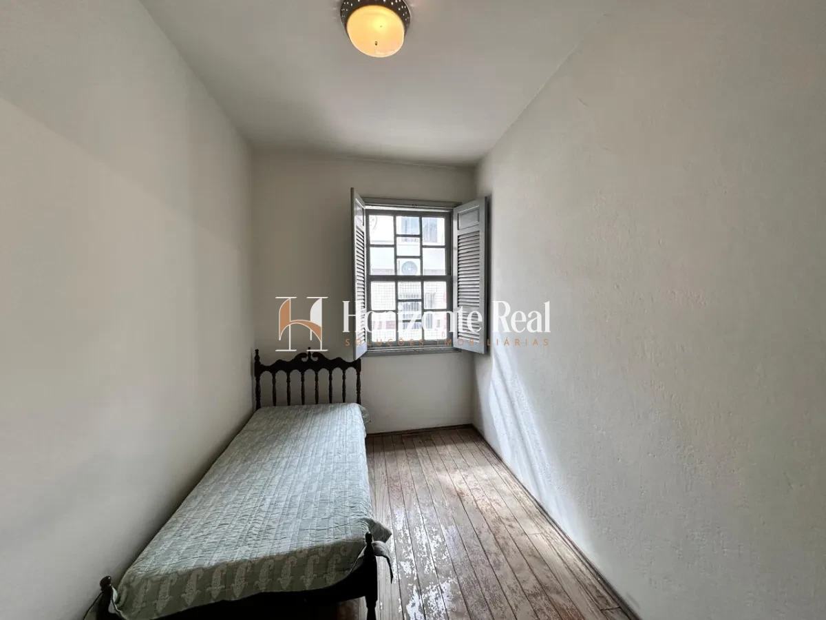 Imagem de VENDE-SE CASA DE ESQUINA COM PONTO COMERCIAL - IDEAL PARA MORAR E INVESTIR !