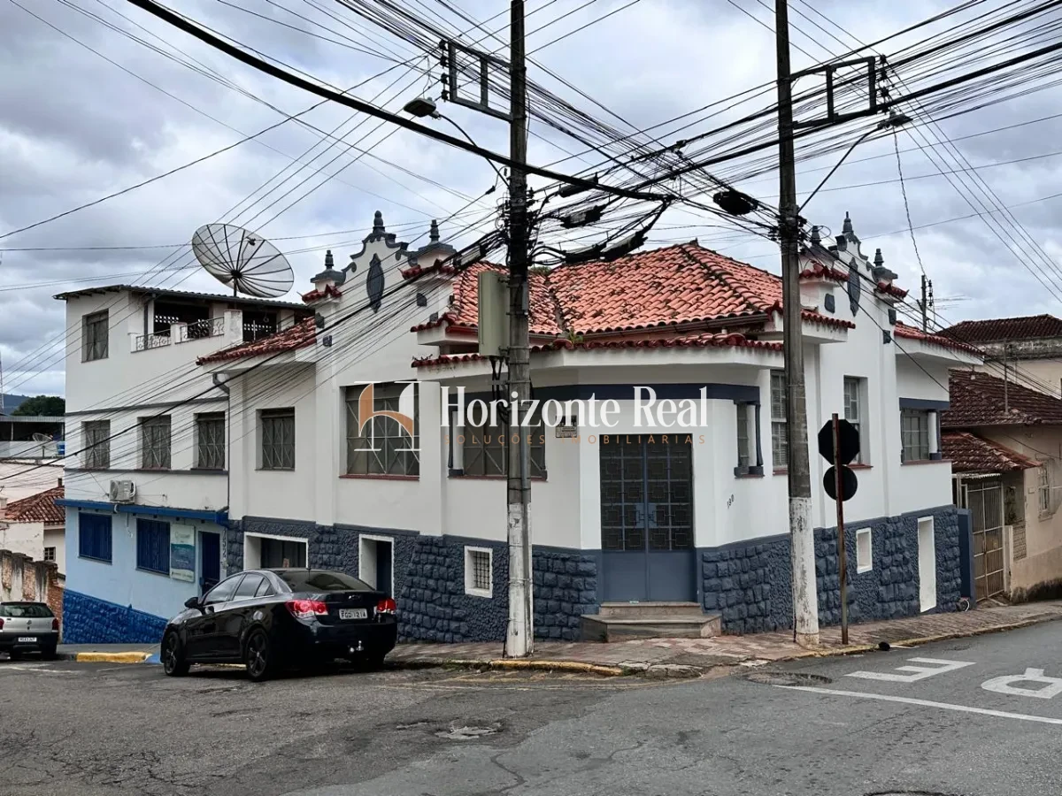 Imagem de VENDE-SE CASA DE ESQUINA COM PONTO COMERCIAL - IDEAL PARA MORAR E INVESTIR !